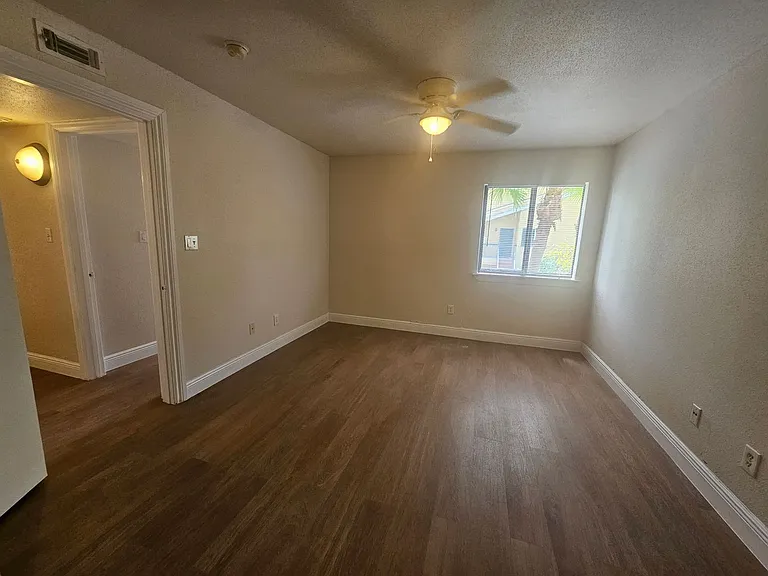 2905 Winkler Ave #713 — Photo 15