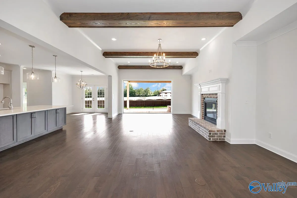 3 bed, 3.5 bath, 3209 sqft, $3,600 — Photo 2