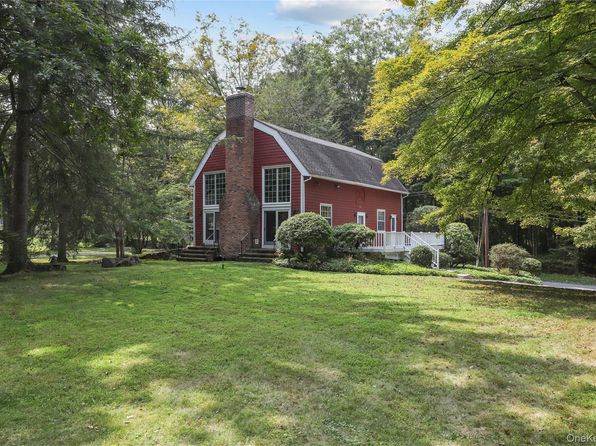 142 E Middle Patent Rd