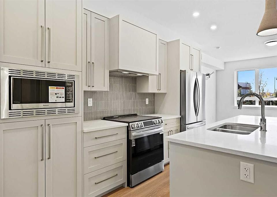 1st image of 520 NW Reynolds Ave SW #1116