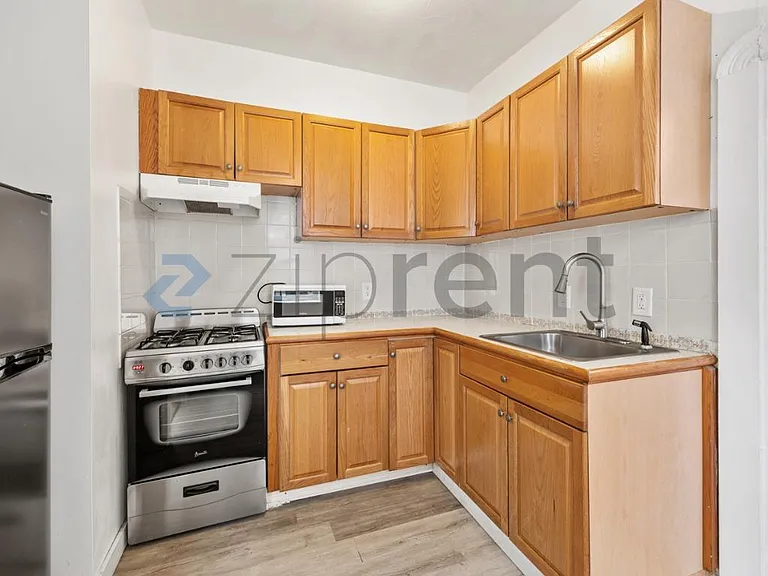 34 Cunard St #3 — Photo 13