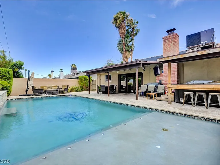 2712 W Oakey Blvd — Photo 42