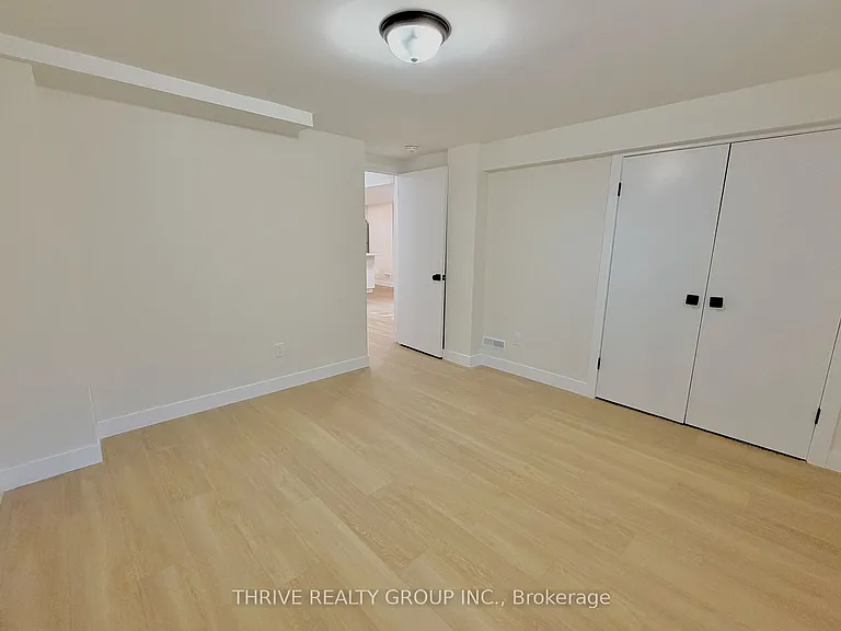 444 Ridgewood Cres #LOWER — Photo 16