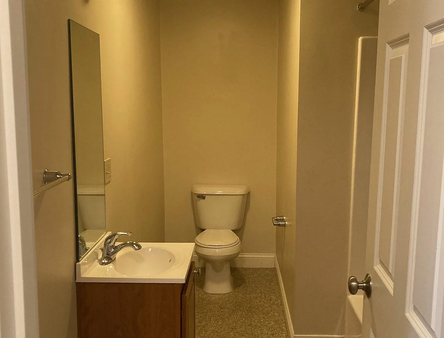 4-64 W Hollis St — Photo 3