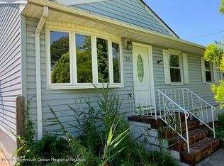 64 Beech St, Edison, NJ 08817