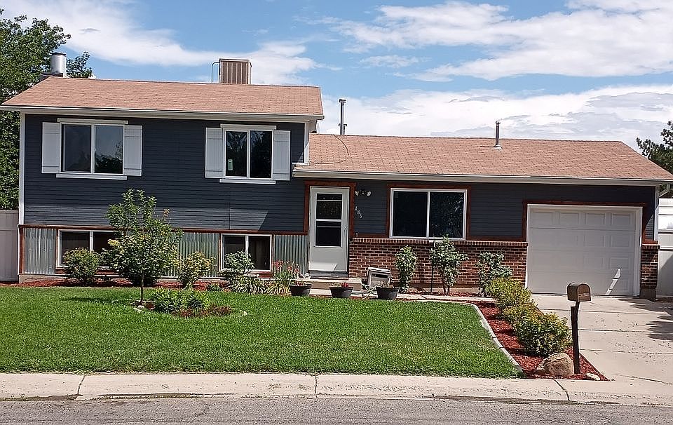 1st image of 486 Anjou Dr