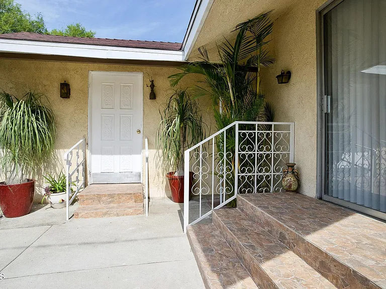 3583 E Del Mar Blvd — Photo 4