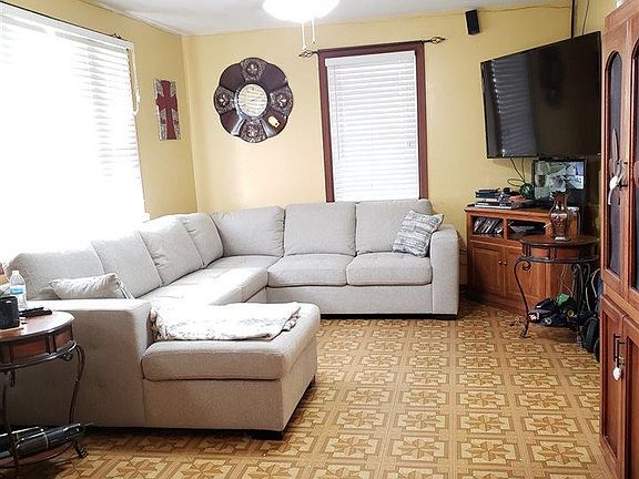 5th image of 101 Apricot St