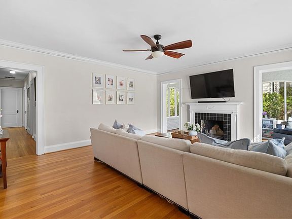 3rd image of 170 E Wesley Rd NE