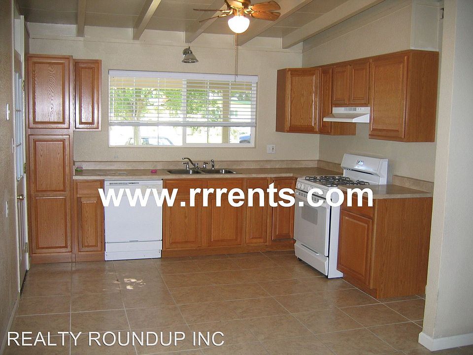 2nd image of 1225 Sullivan Ct