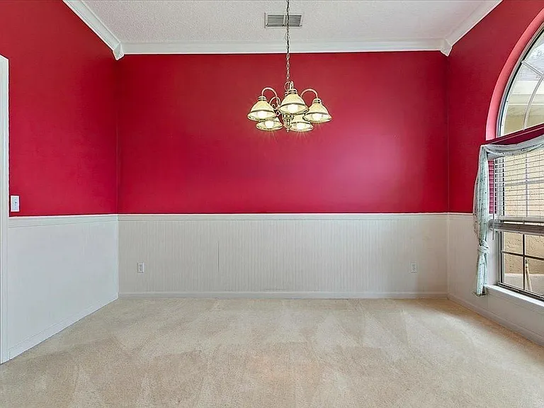 1252 Woodchurch Ln — Photo 4