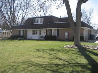 5 Pawnee Dr, Hutchinson, KS 67502