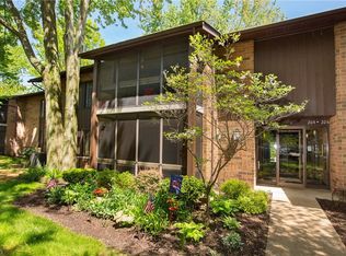 22954 Maple Ridge Rd UNIT 105, North Olmsted, OH 44070
