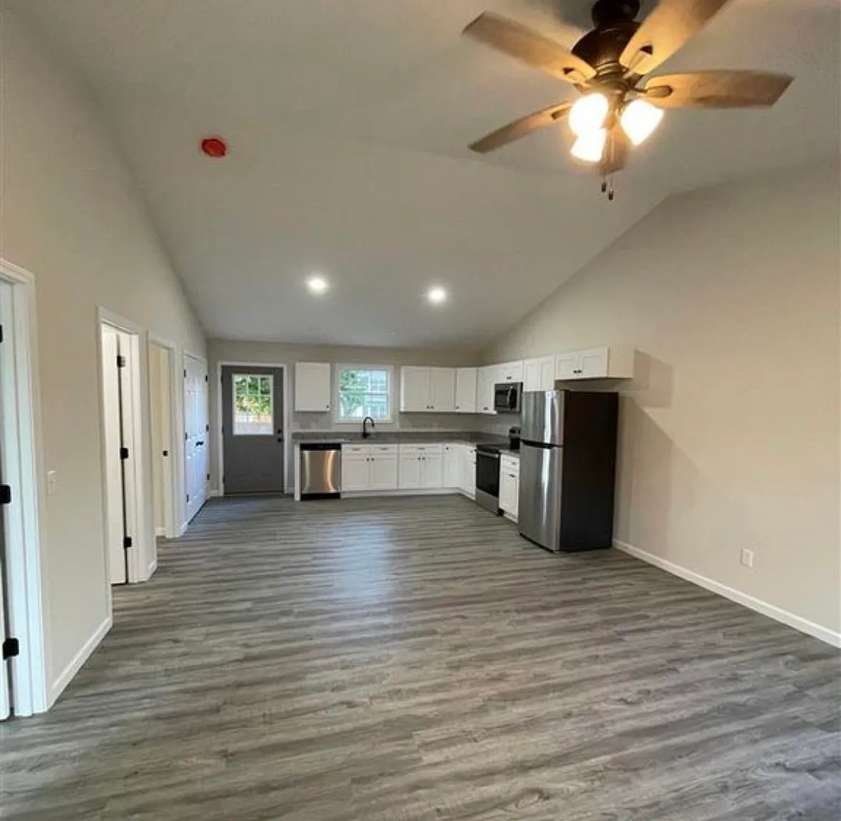 2 bed, 840 sqft, $1,000 — Photo 4