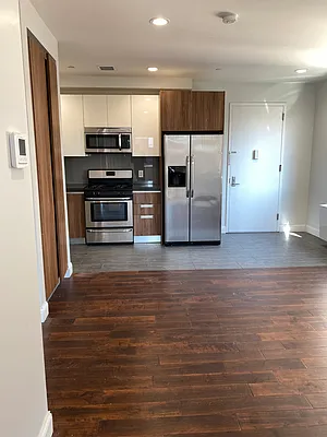 Rented by 18 REALTY | media 7