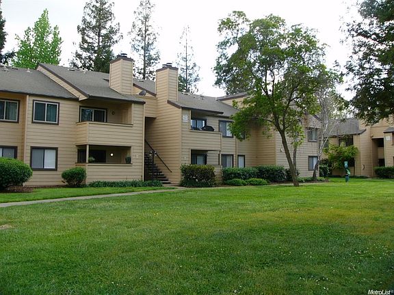 2nd image of 3715 Tallyho Dr APT 113