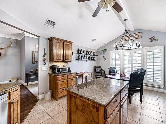 3rd image of 805 Woodland Park Ave