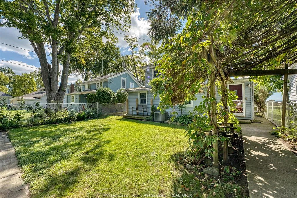 3 bed, $2,400 — Photo 4