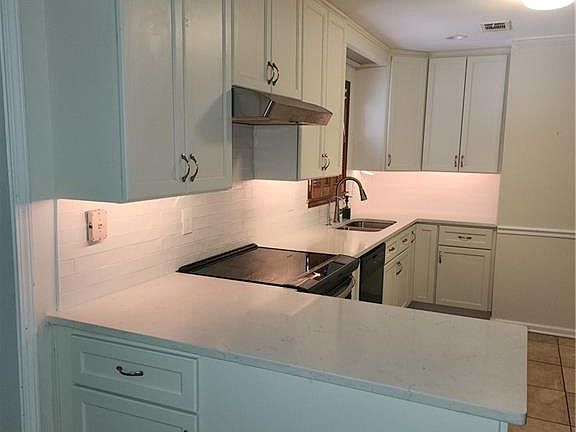 2nd image of 287 Northgate Trce