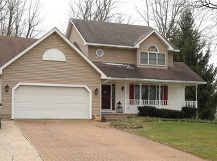 4101 Maple Grove Dr, Erie, PA 16510