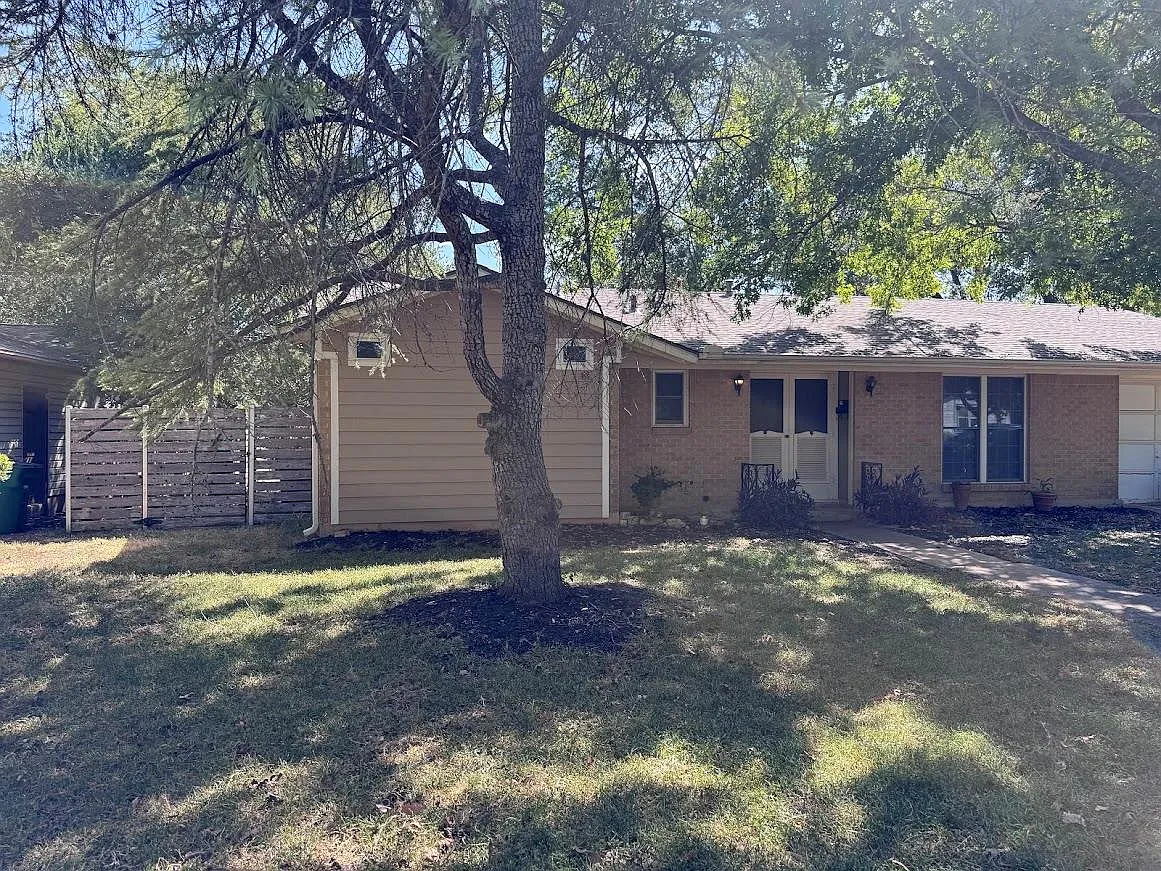 3 bed, 2.0 bath, 1161 sqft, $2,850 — Photo 4