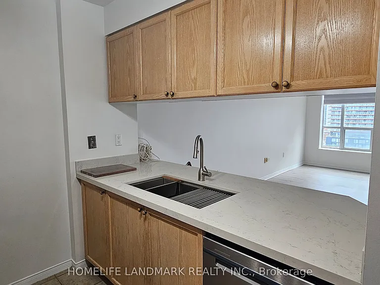 887 Bay St #1402 — Photo 6