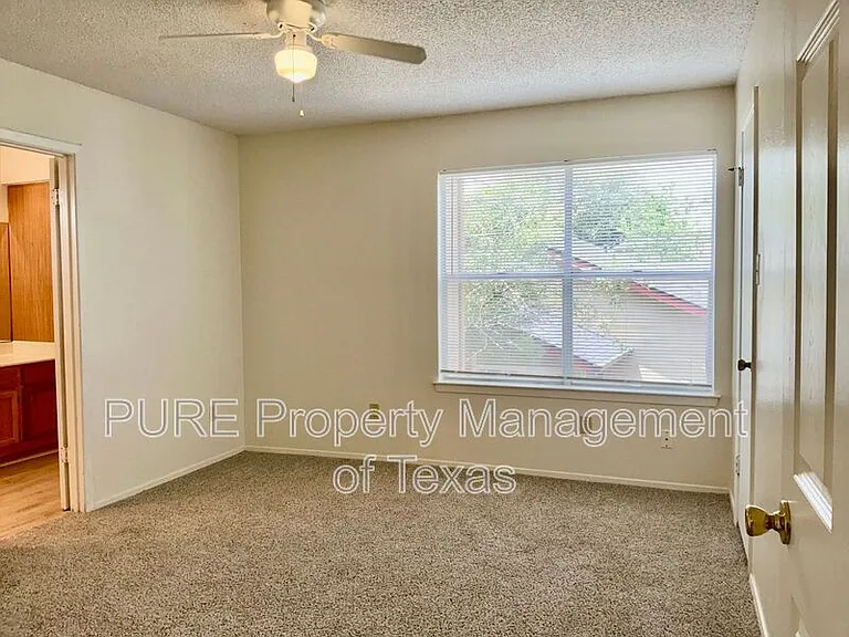 12120 Thompkins Dr #B — Photo 9