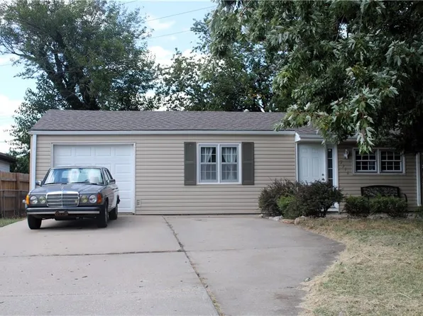 2216 S 38th St, Kansas City, KS 66106