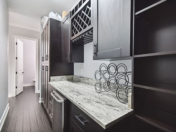 4th image of 402 S Melville Ave APT 1