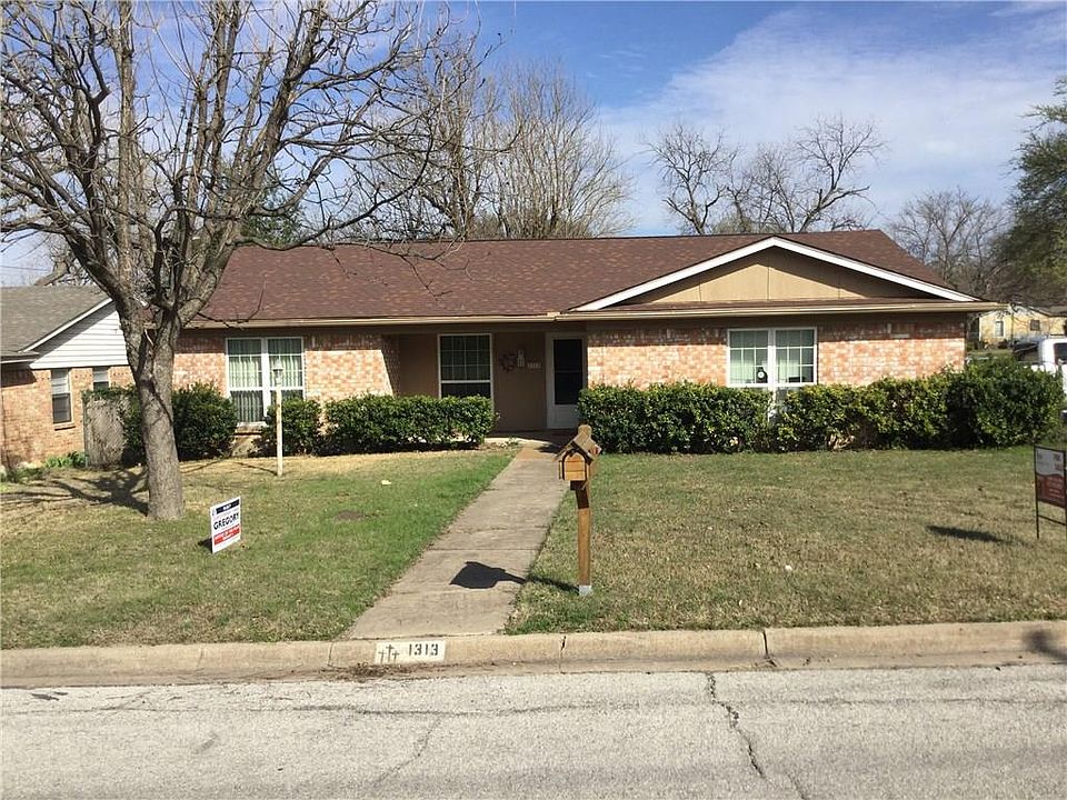 1st image of 1313 Meadow Park Dr