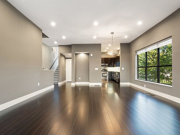 3rd image of 14-4140 Newton Ave #14