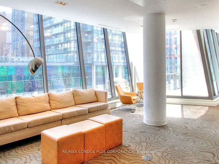 832 Bay St #5007 — Photo 11