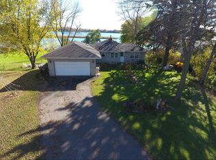 6295 N Shore Dr, Rockford, MN 55373