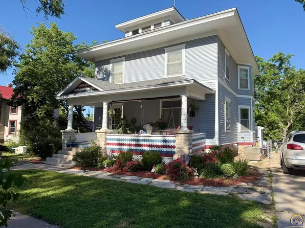 108 Oak St, Cottonwood Falls, KS 66845