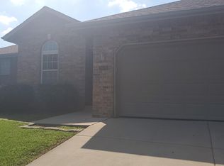 1079 S Blackwood Rd, Springfield, MO 65802