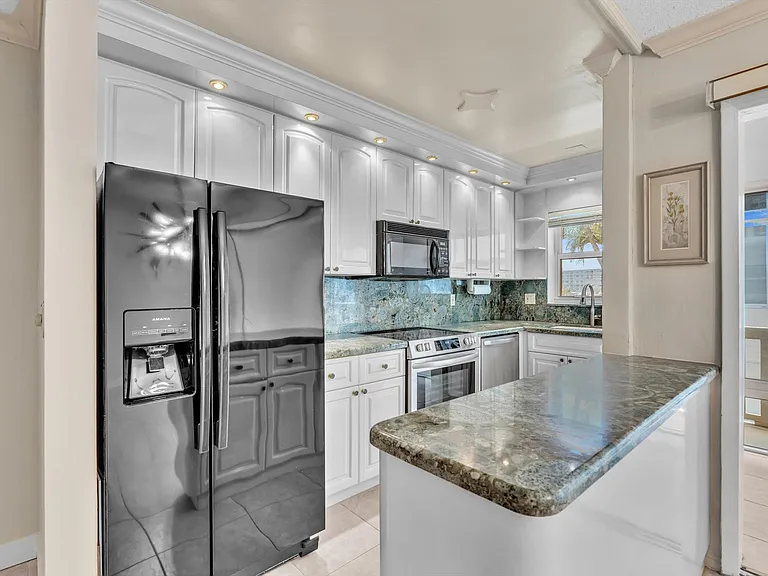 2000 Diana Dr — Photo 14