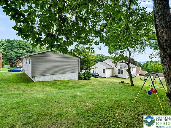 4th image of 1764 Ritter St