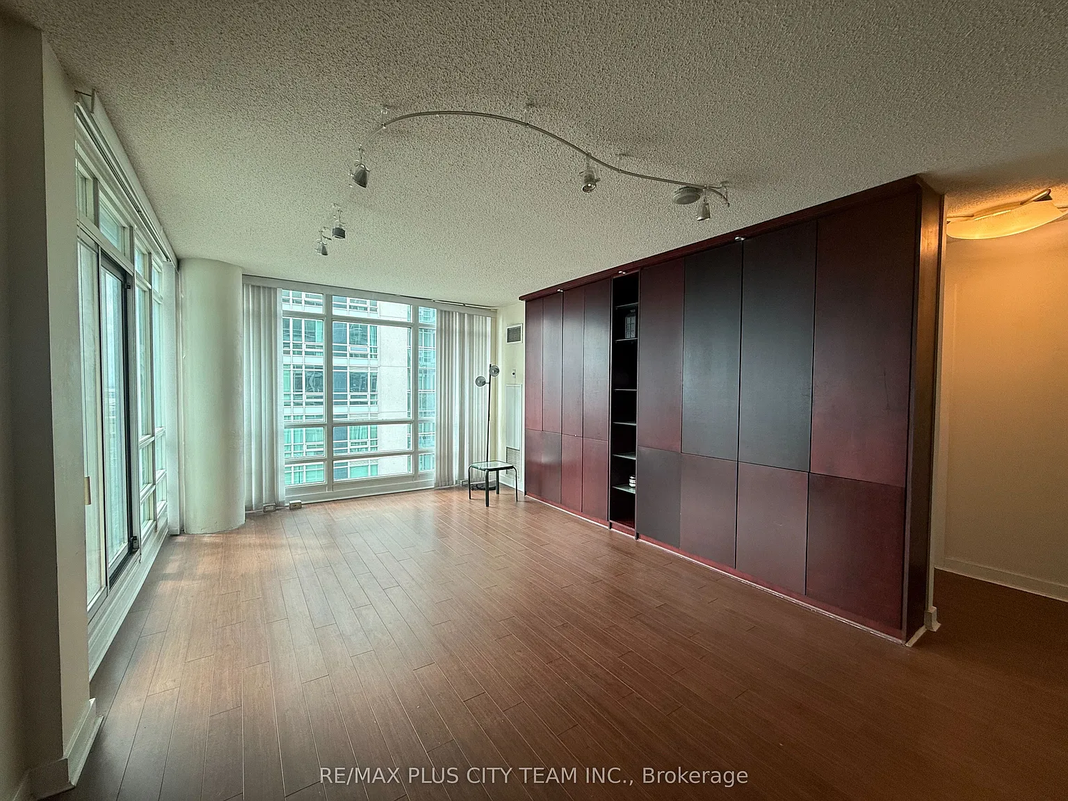 3 bed, $3,800 — Photo 3