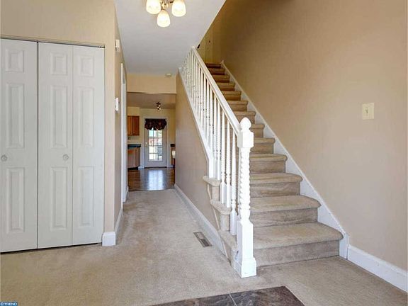 3rd image of 42 Carlson Way