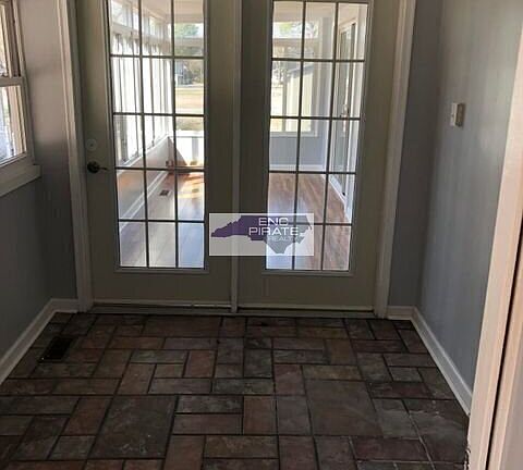 5th image of 605 SE 3rd St