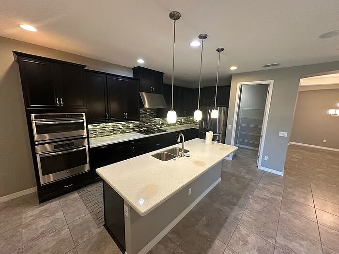 4 bed, 2.5 bath, 2671 sqft, $2,990 — Photo 3