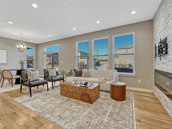 5th image of 10122 Tall Oaks Street