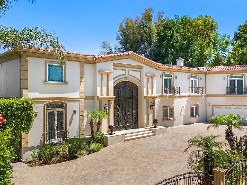 18047 Karen Dr