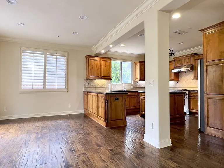 1011 Green Ln — Photo 14