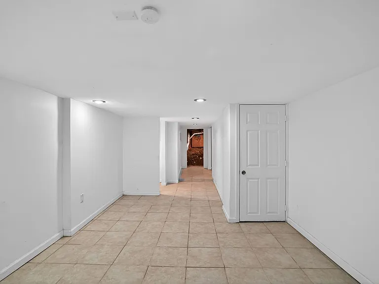 1302 N Dover St — Photo 14