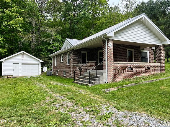 2nd image of 275 Tiger Creek Rd