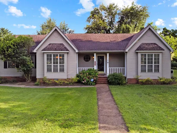 2201 Creekwood Dr, Murray, KY 42071