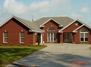 805 Highland Ave E, Muscle Shoals, AL 35661