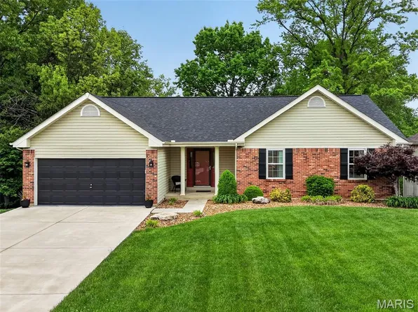 614 S Carolina Ct, Saint Charles, MO 63303