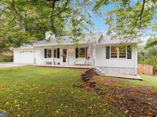 6428 Paradise Point Rd, Flowery Branch, GA 30542